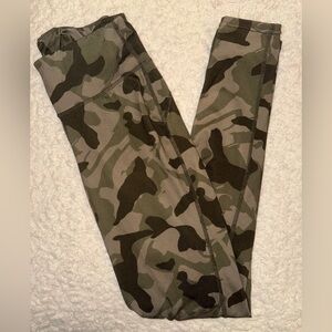 GAP Factory Green Camo Leggings
